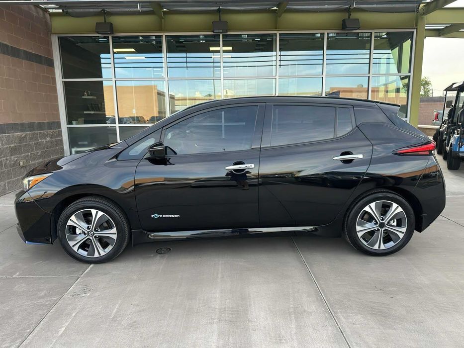Nissan LEAF SL      2019