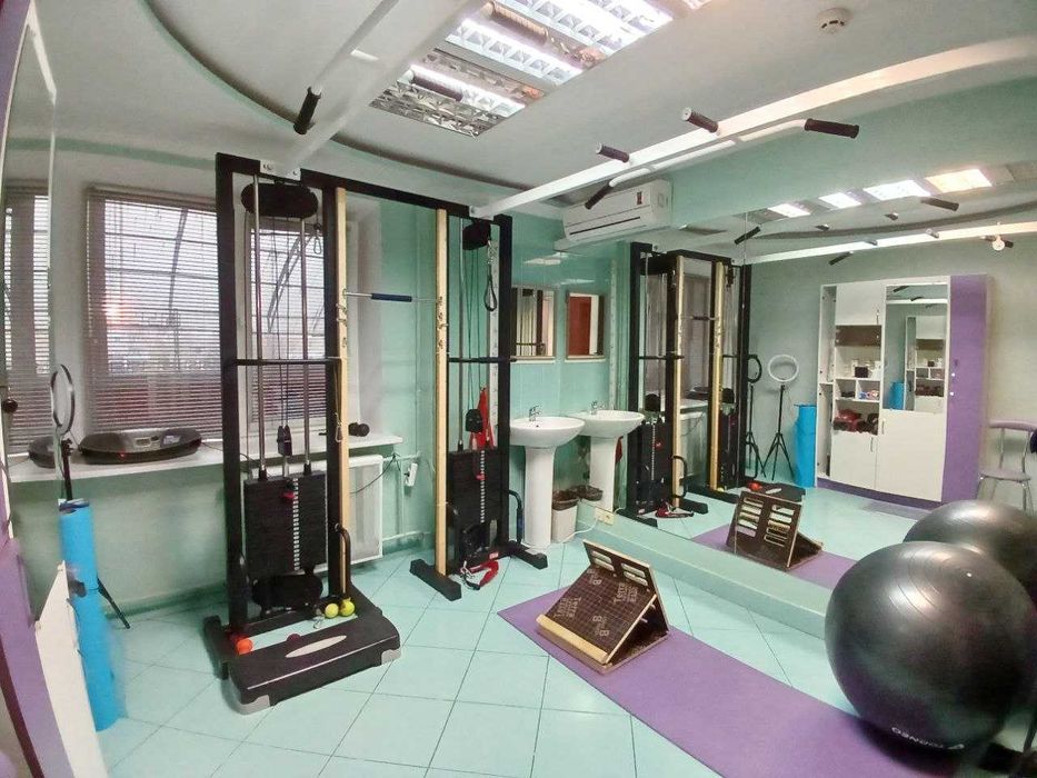 метро Харківська. Оренда. Салон, клініка. 176 метрів. 37000 грн. Без %