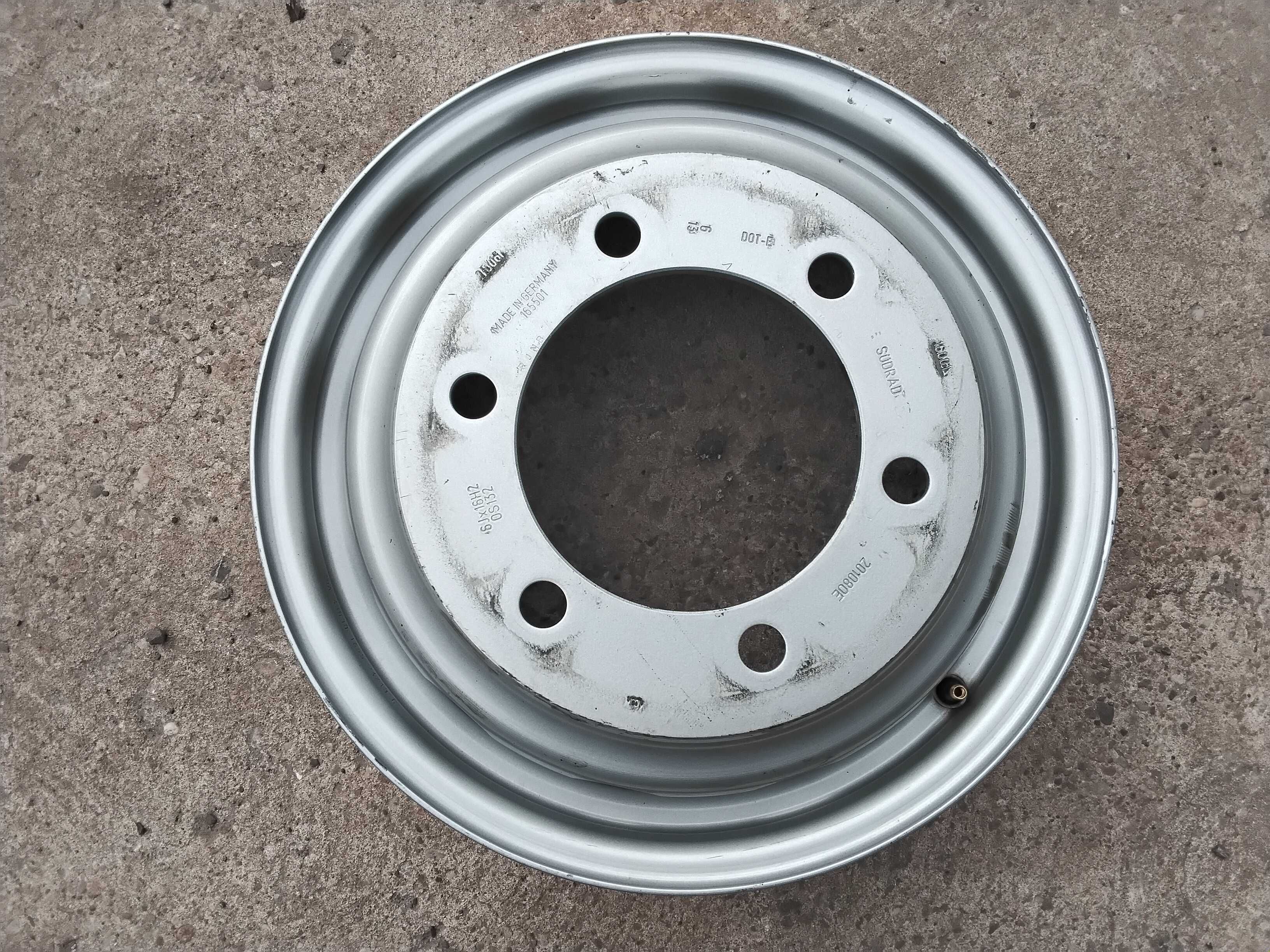 Felga stalowa używana 6x16 ET132 6x205x161 Iveco bliźniak