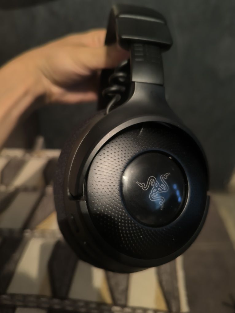 Наушники Razer Kraken V4 (RZ04-05170100-R3M1)