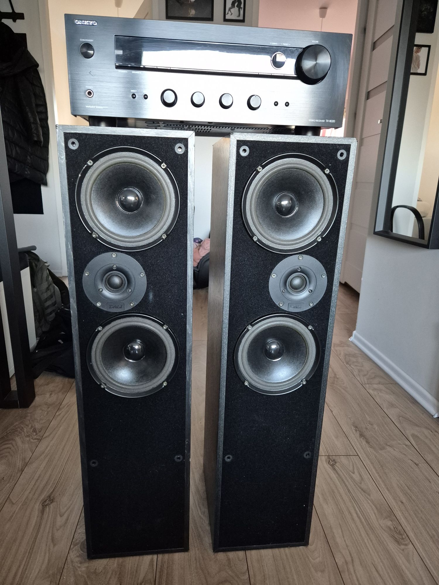 Kolumny Dali 104 i amplituner Onkyo TX-8020