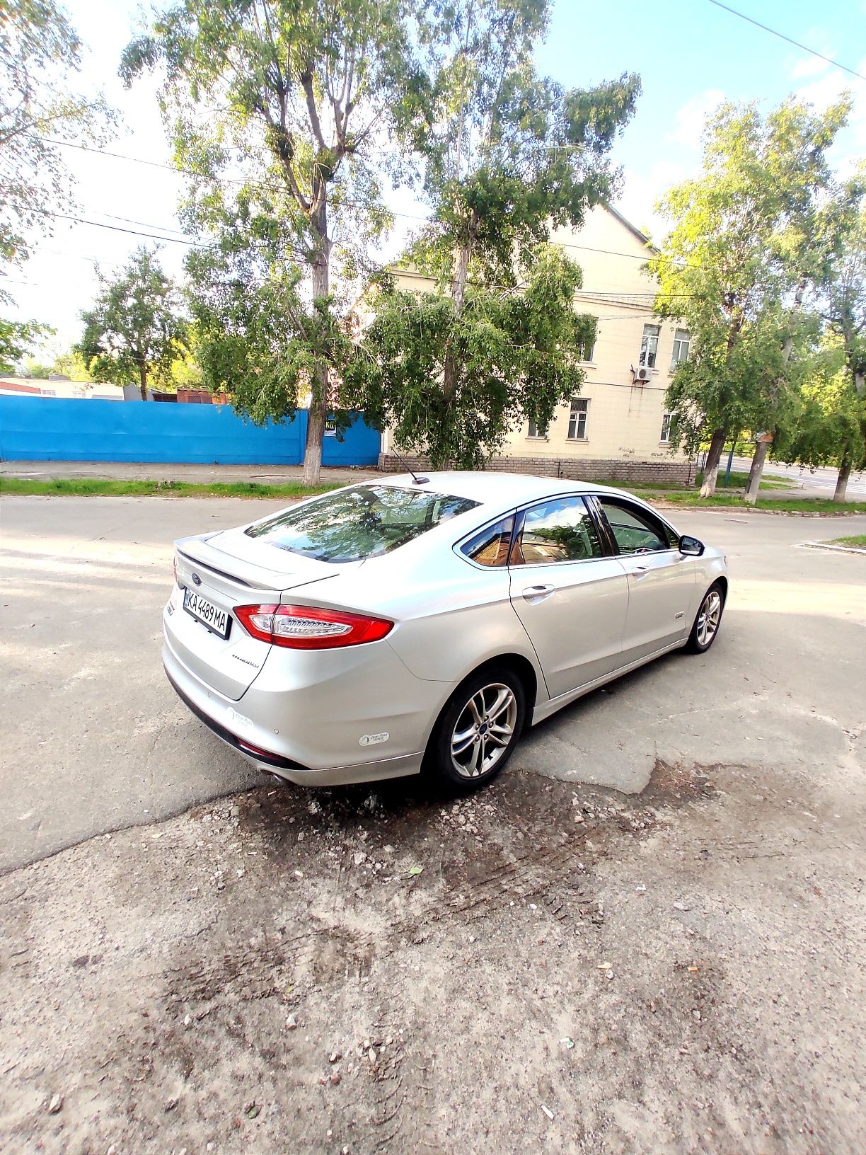 Ford fusion plug in hybrid titanium