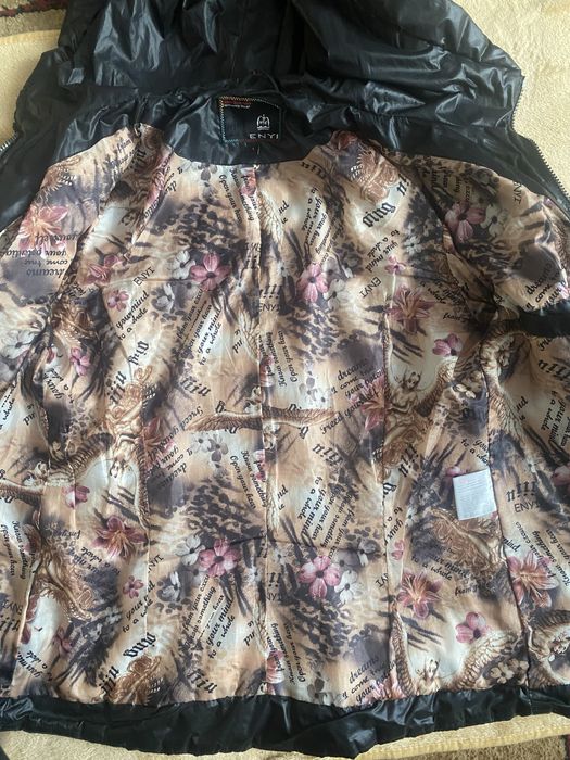 Куртка тепла, коротка