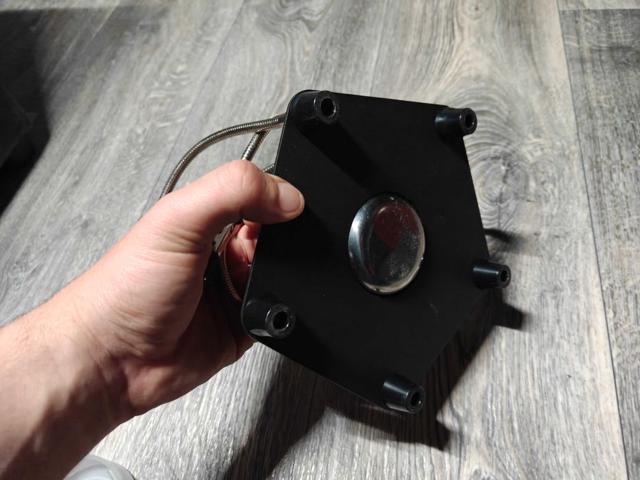 Рука для паяння з лупою