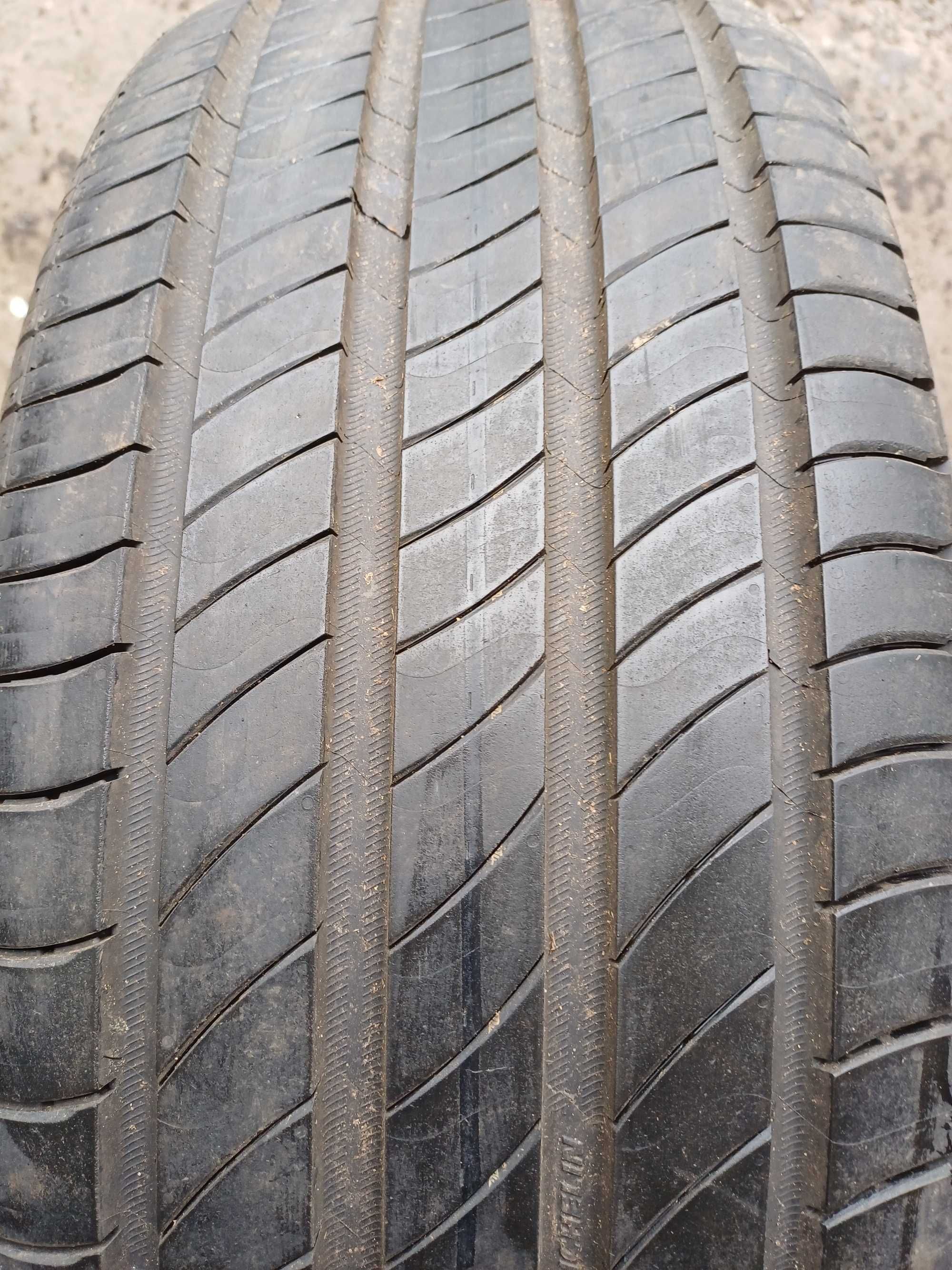 Michelin Primacy 4 215/55 R17 94V 2023r Demo