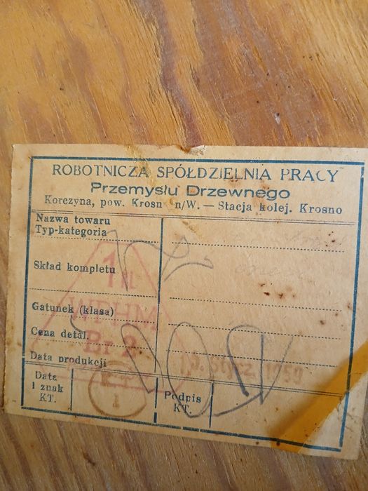 Sprzedam stół drewniany do renowacji