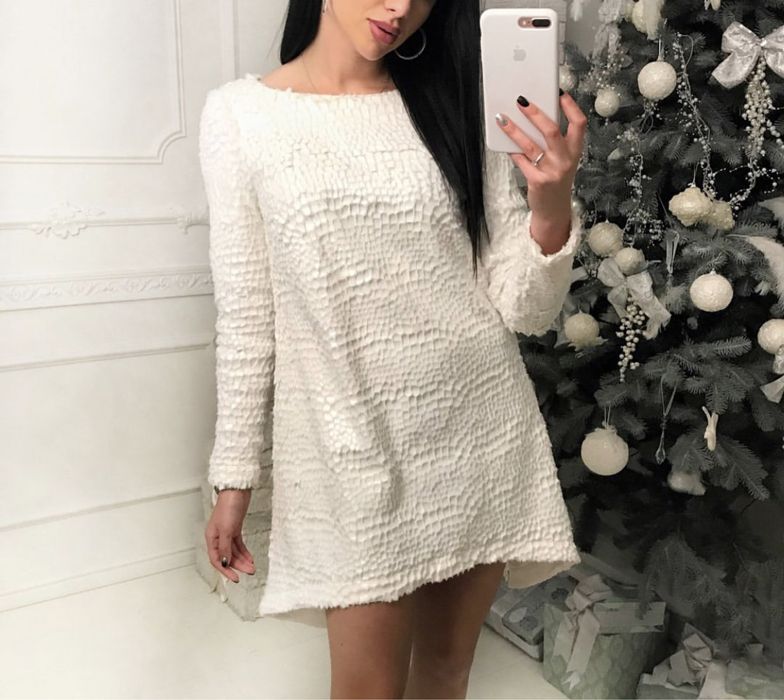 Нарядное платье размера м