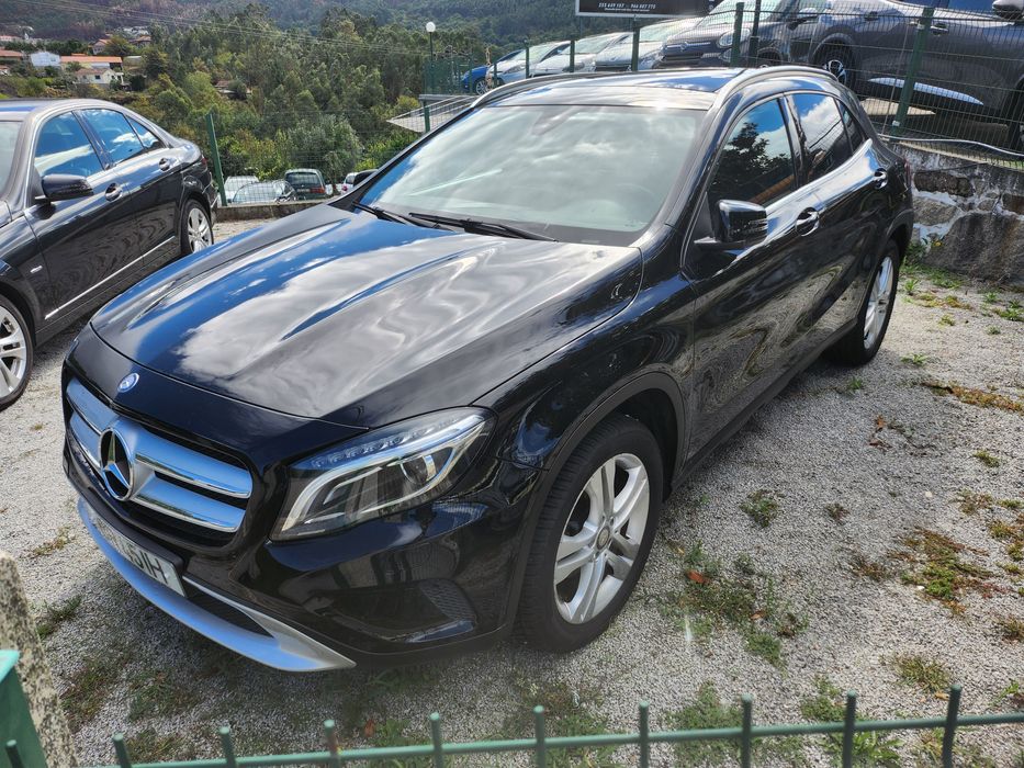 Mercedes-Benz GLA 180 (CDI) d Style C/ Teto Panoramico