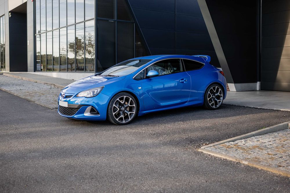 Opel Astra GTC OPC 2.0 T