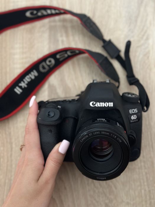 Продам Canon 6D Mark II + обʼєктив Canon EF 50mm f/1.8
