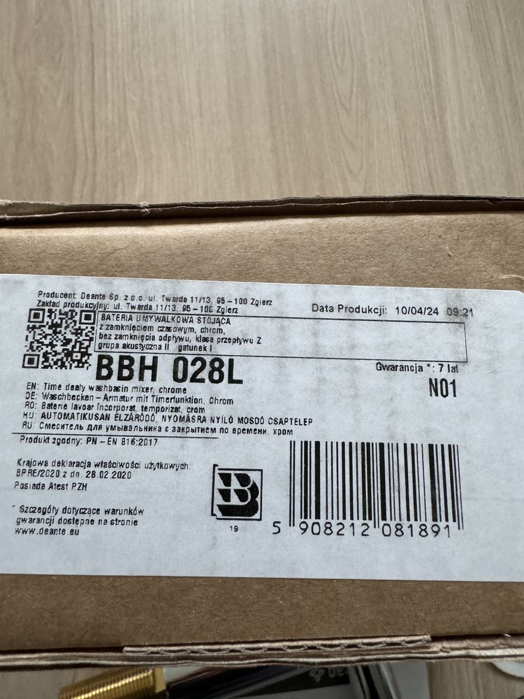 Bateria umywalkowa stojąca czasowa Deante BBH 028L.