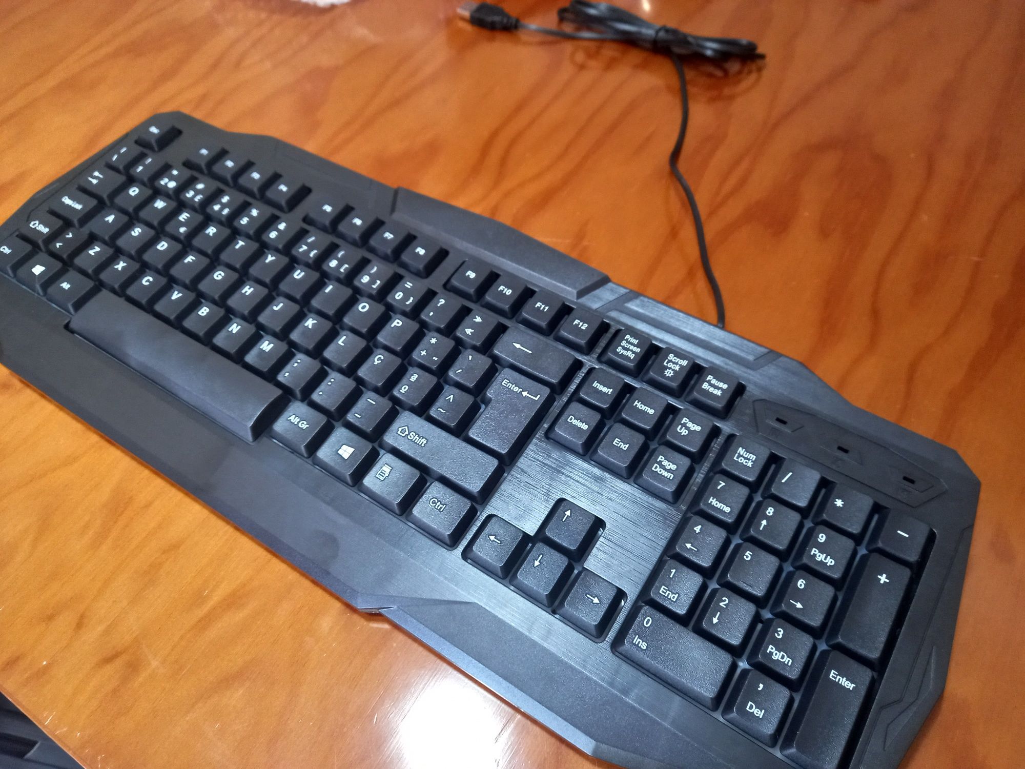 Teclado de pc novo sem rato