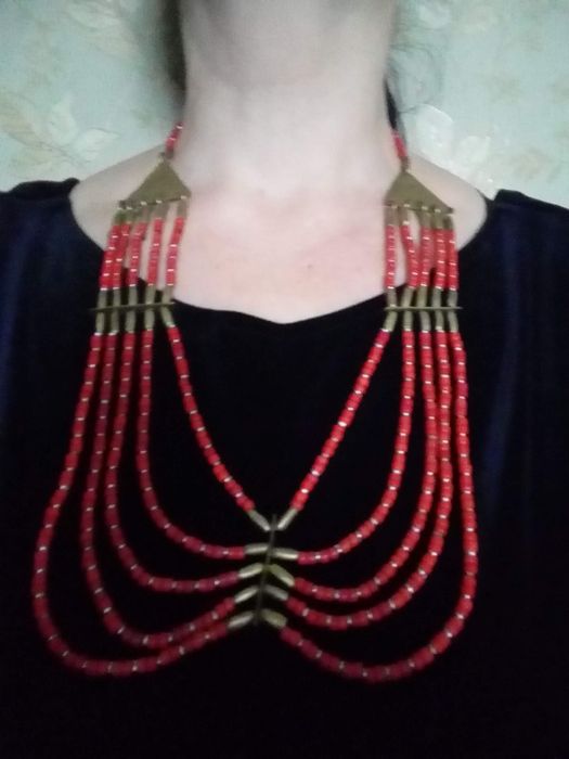 Коралловые антикварные бусы
