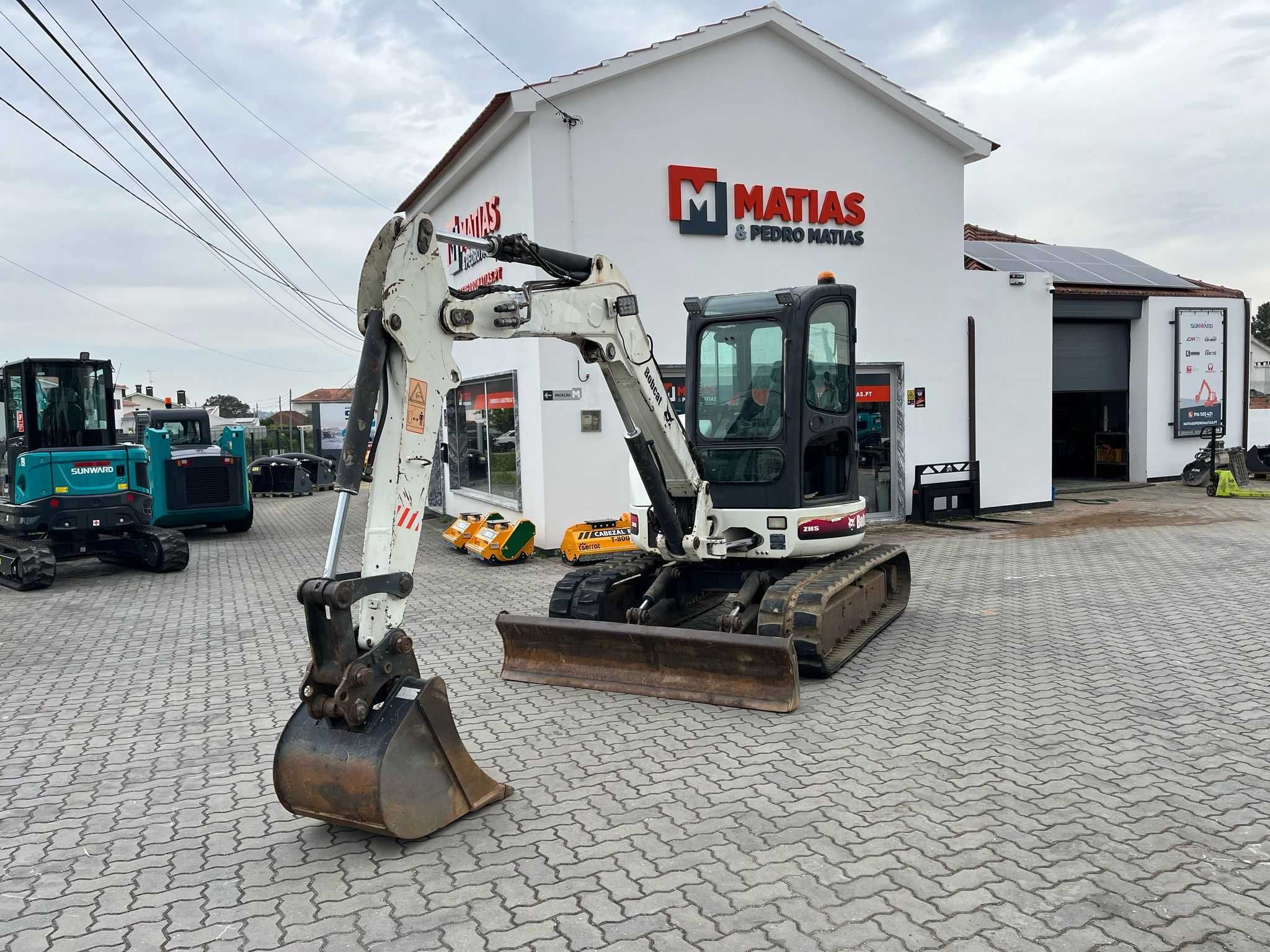 Miniescavadora BOBCAT 435