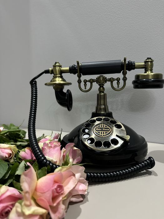 Atrakcje weselne - budka telefoniczna, selfie lustro, telefon życzeń