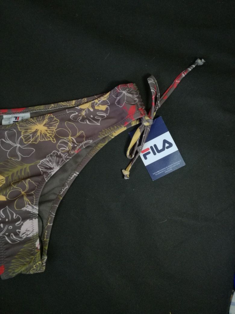 Cueca Bikini castanho e flores Fila M