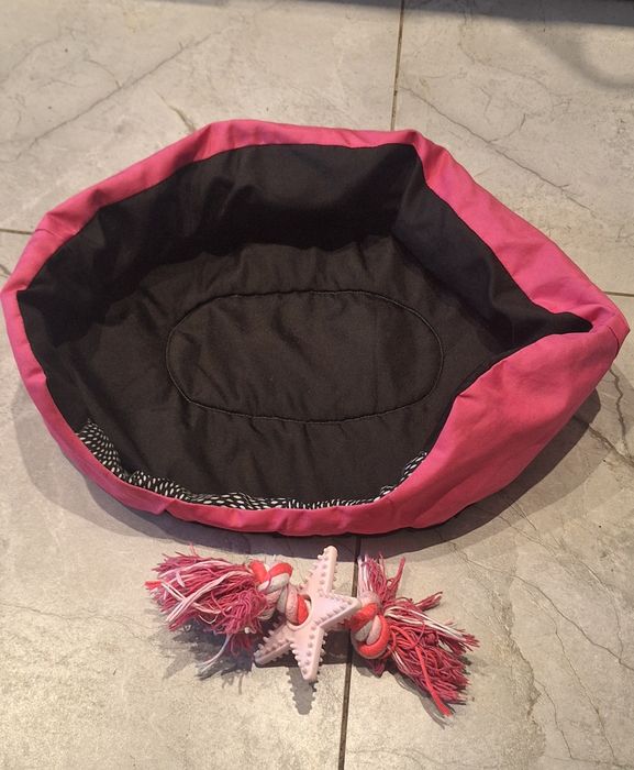 Legowisko i zabawka dla psa