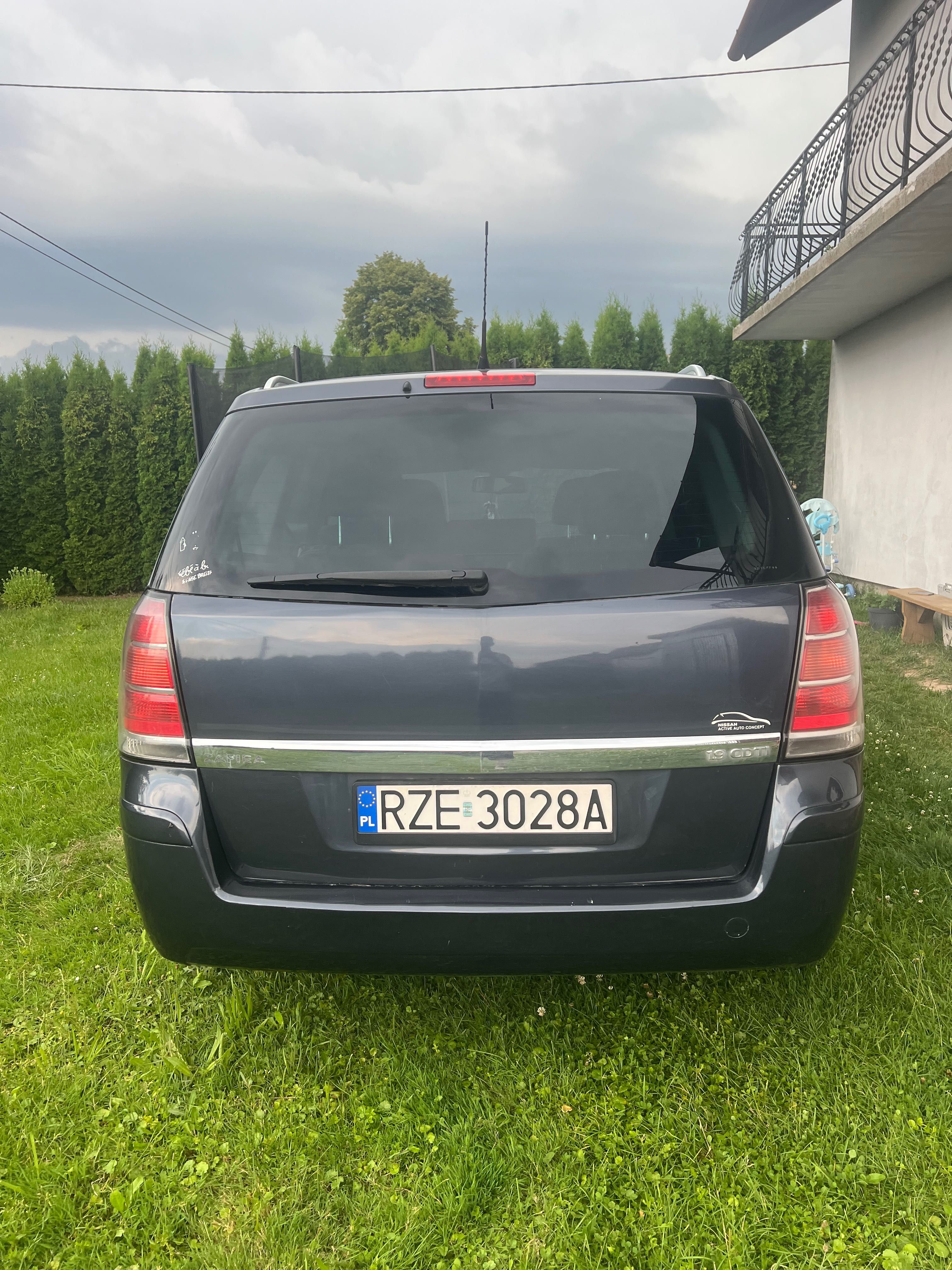 Opel zafira 7 osobowy