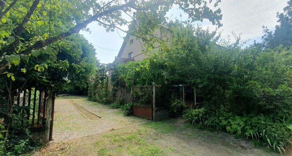 будинок 1980х 3 поверхи 5 кімнат 150 квм с. Велика Бакта 5 км Берегово