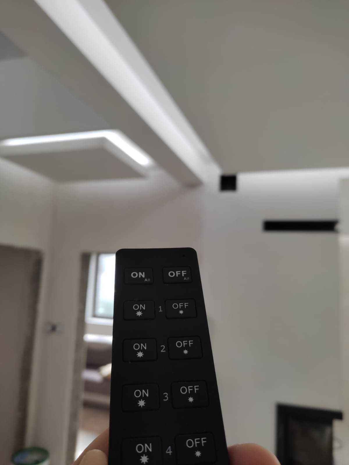 Ocieplenie stropu poddasza Nadmuch Wełny Celulozy Wykończenia wnętrz