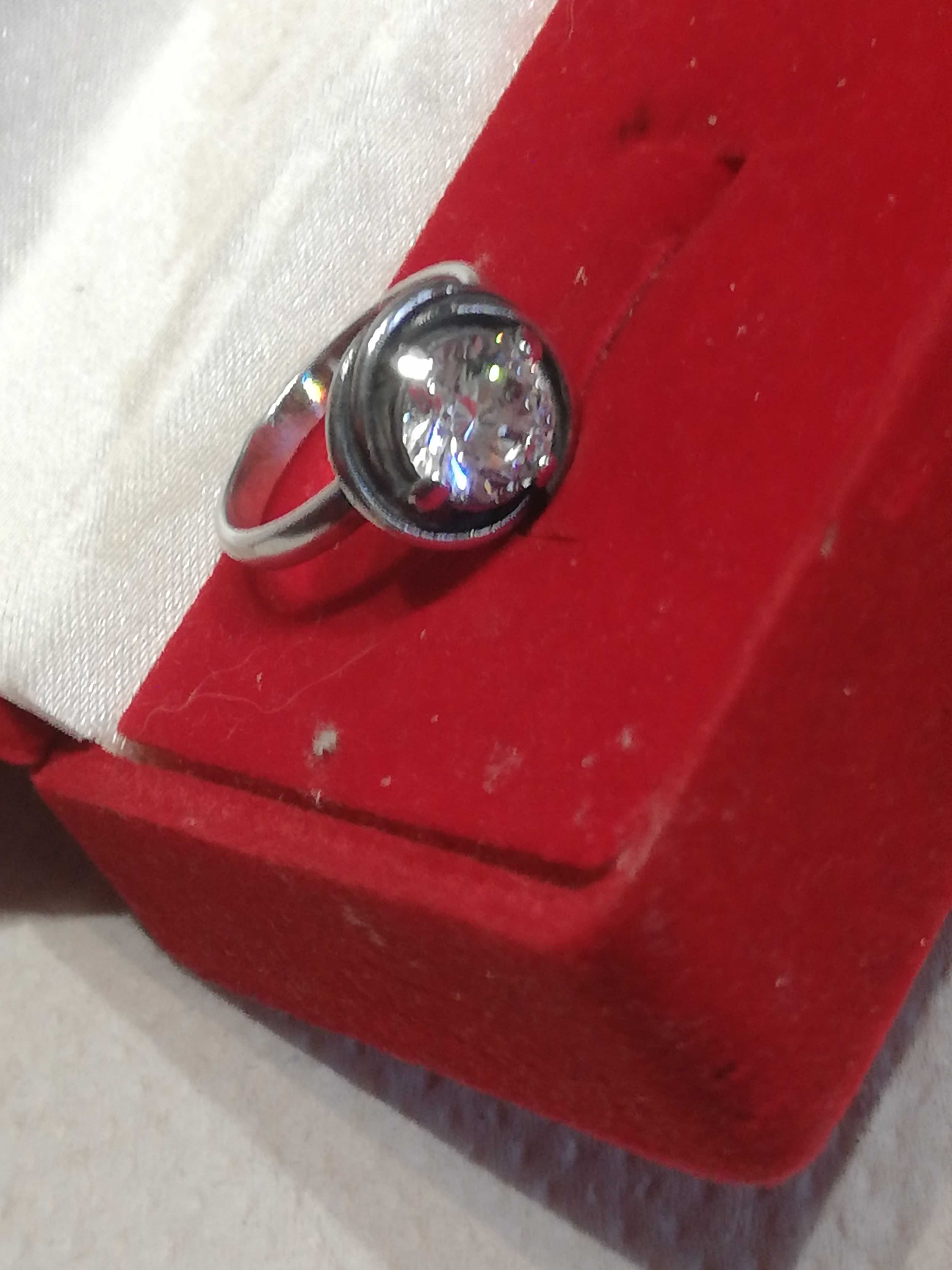 Srebrny pierścionek oczkiem krsztlowm sygnatura jubilera Retro