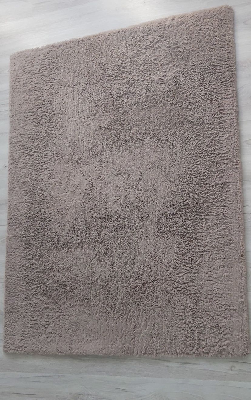Beżowy dywan 1,6m×1,2m