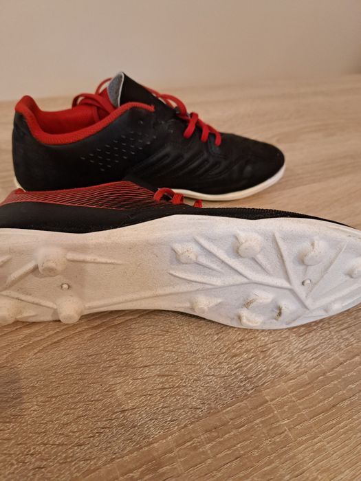 Buty korki do gry w piłkę nożną