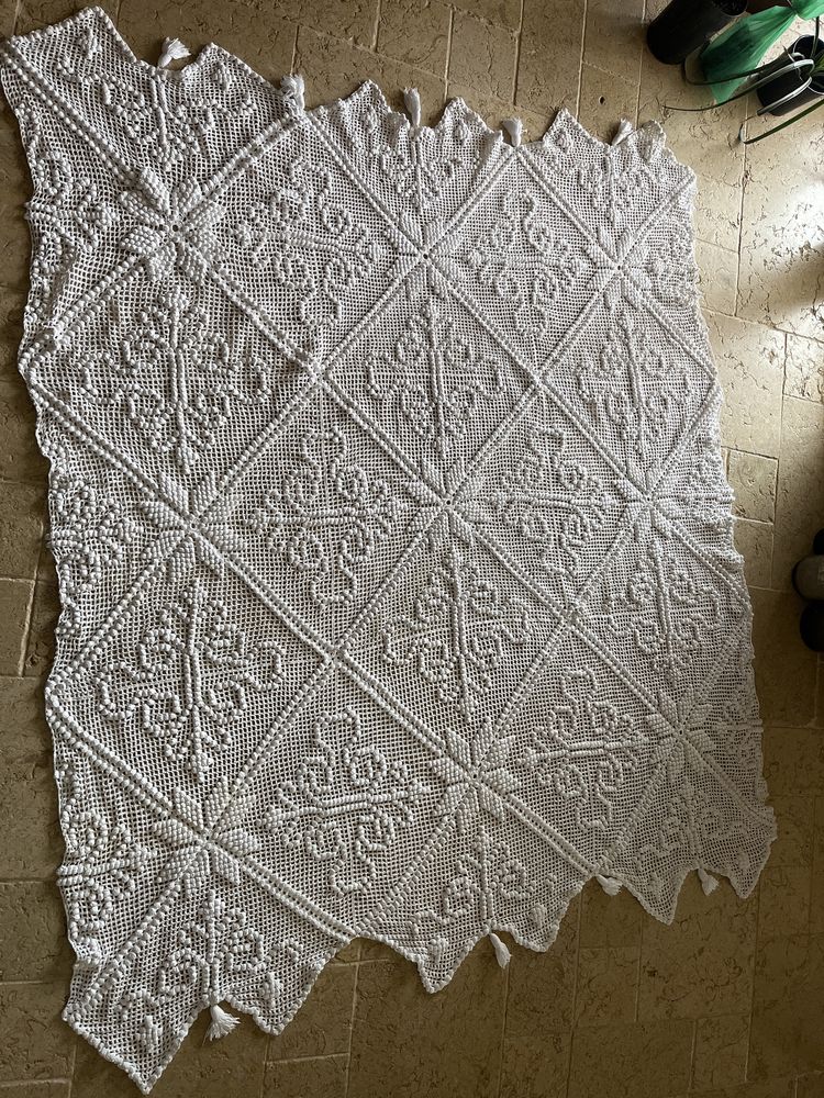 Toalha/colcha em renda