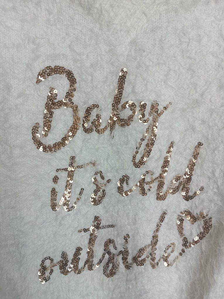 Sweter biały napis cekinowy