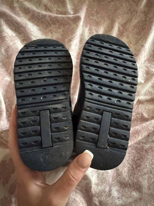 Угі на хлопчика,в  гарному стані !