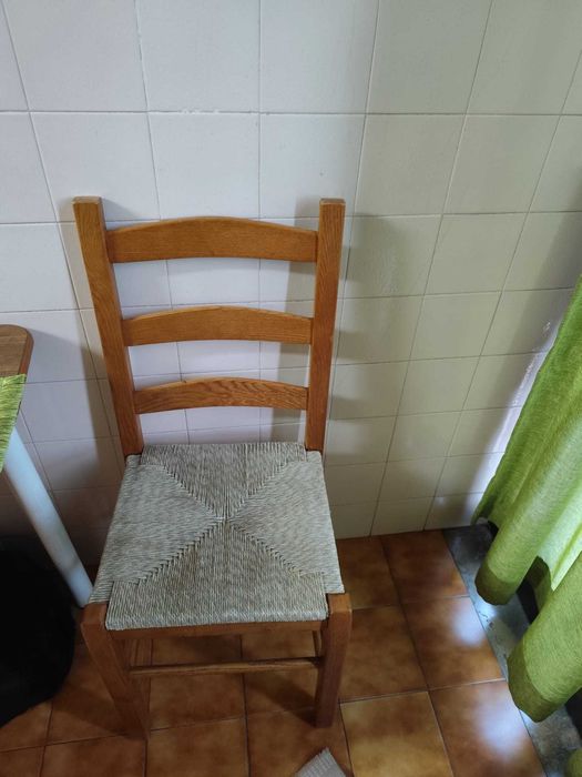 Mesa de refeição com 4 cadeiras