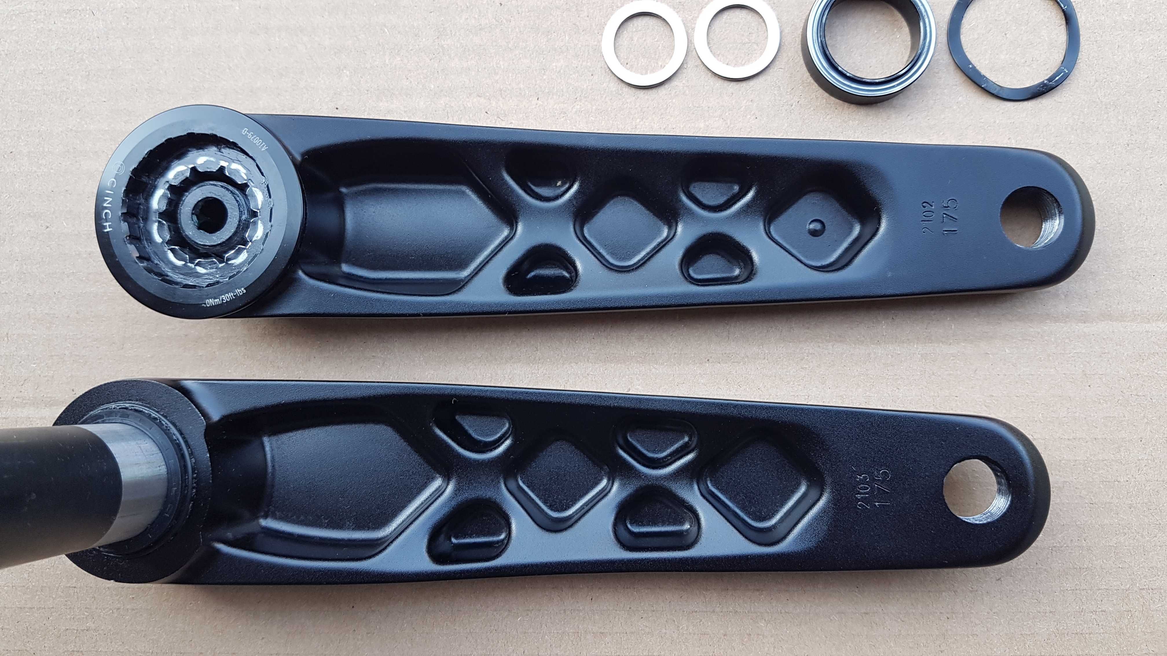 Korba RaceFace Aeffect R 175mm 143mm jak nowa
