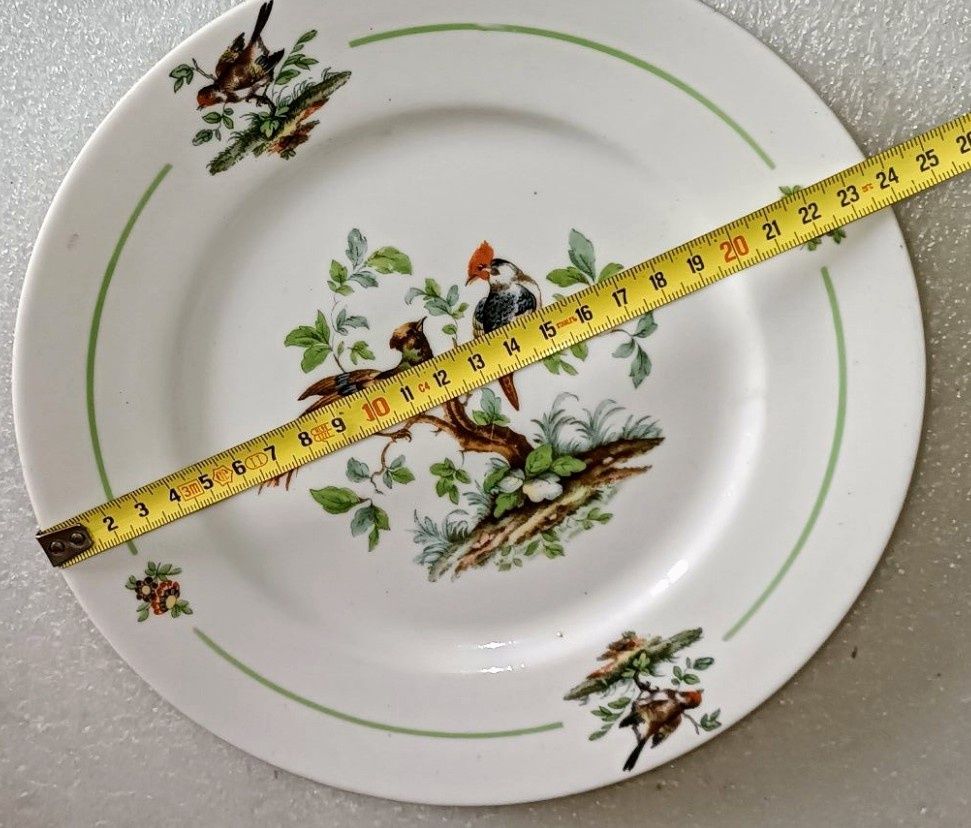 Antigo Prato da cerâmica Candal 24 cm diâmetro 
Tamanho 24 cm