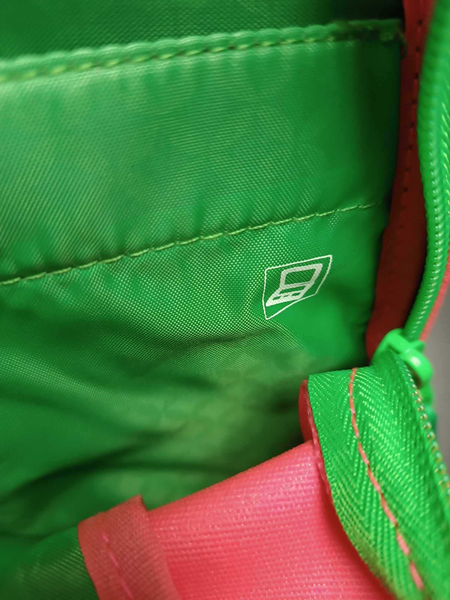 Plecak miejski CoolPack CP Cross Eva 25l neonowy różowy