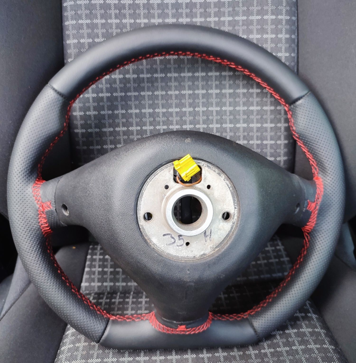 Kierownica Custom ścięta skóra Airbag Audi A3 S3 8L A4 S4 B5 A6 S6 C5