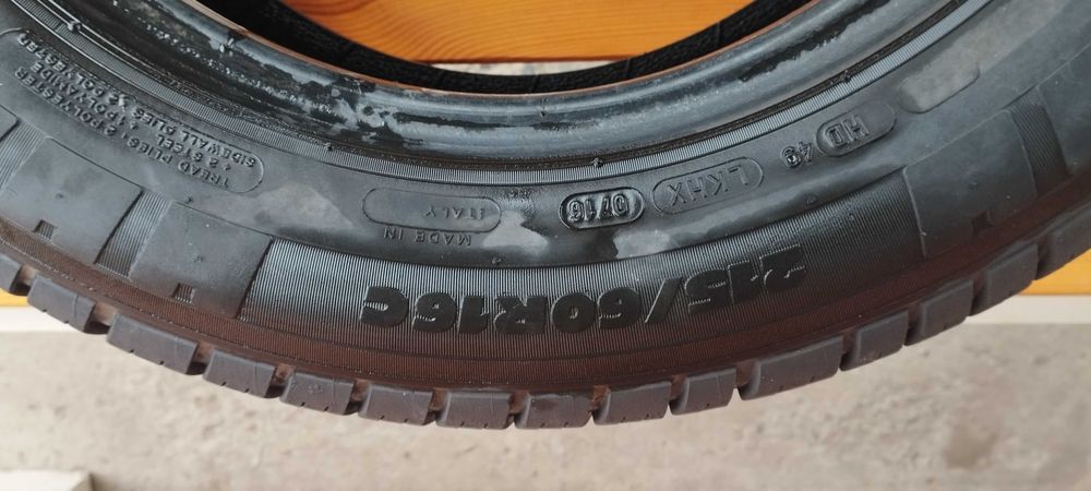 Продам б/у Шини 215/55 R16 Michelin Agilis 51