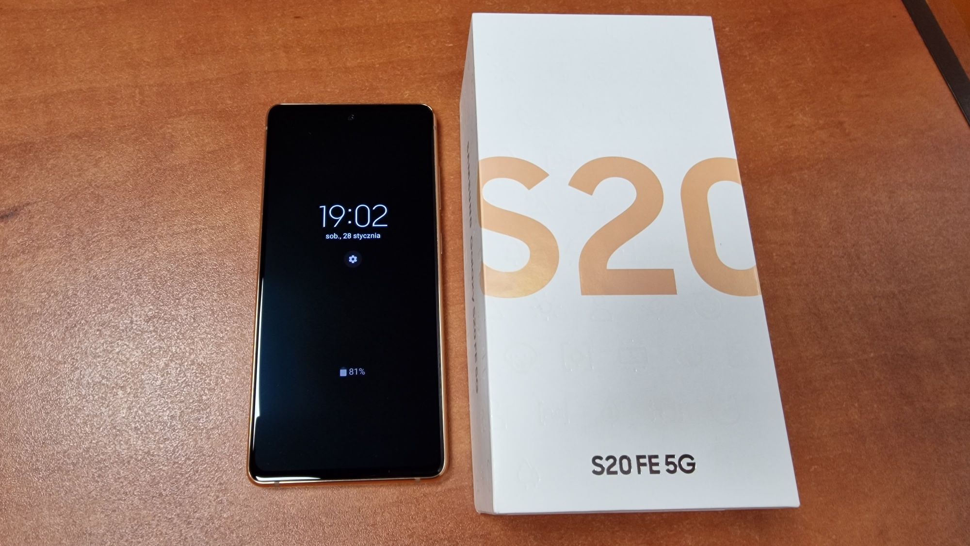 Samsung Galaxy S20 FE 5G Duos 128GB/6GB RAM pomarańczowy, stan bdb