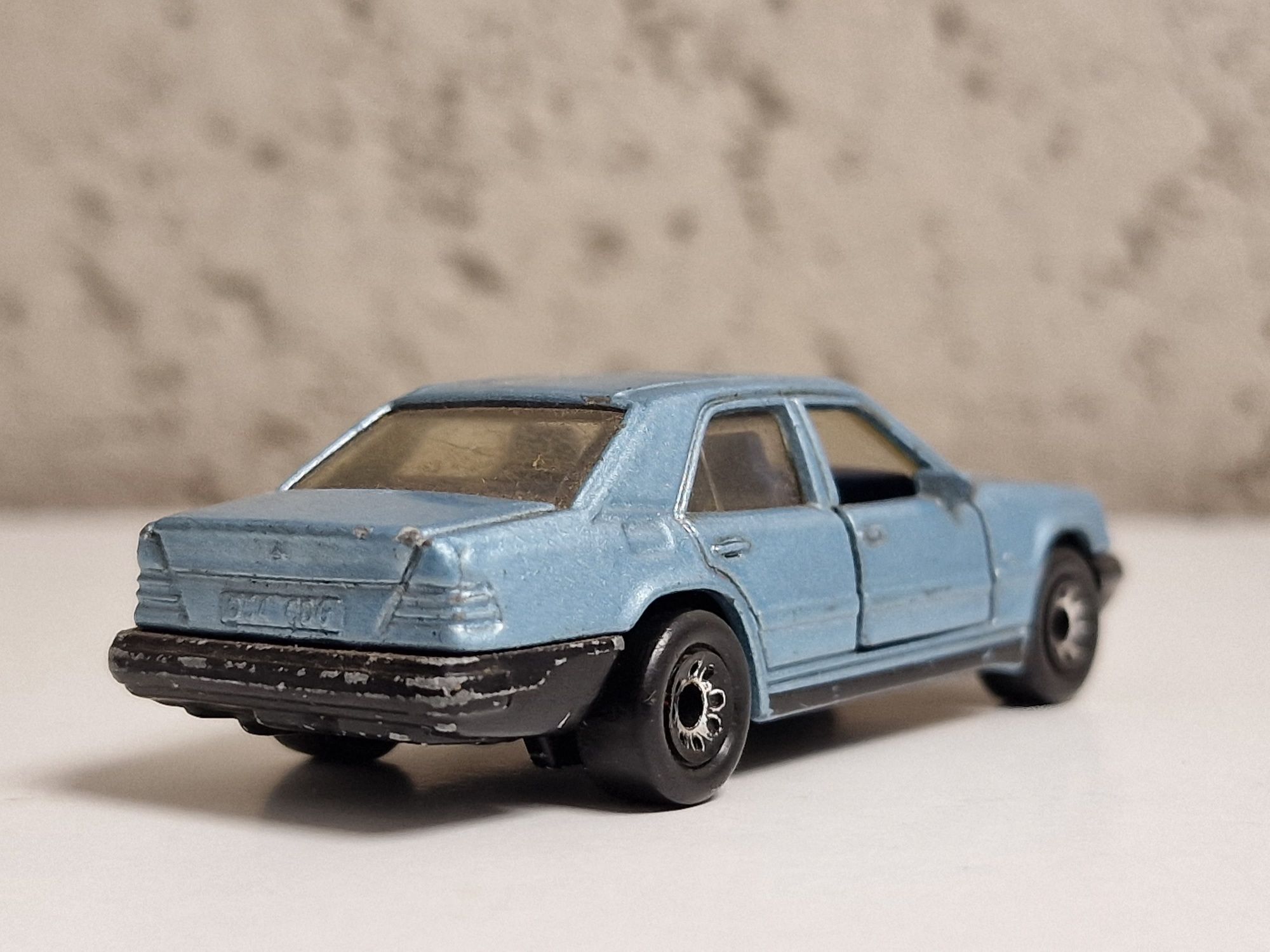 Matchbox Mercedes- Benz 300E