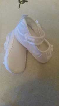 Śliczne buciki na chrzest białe 11 cm / rozm 18 buty