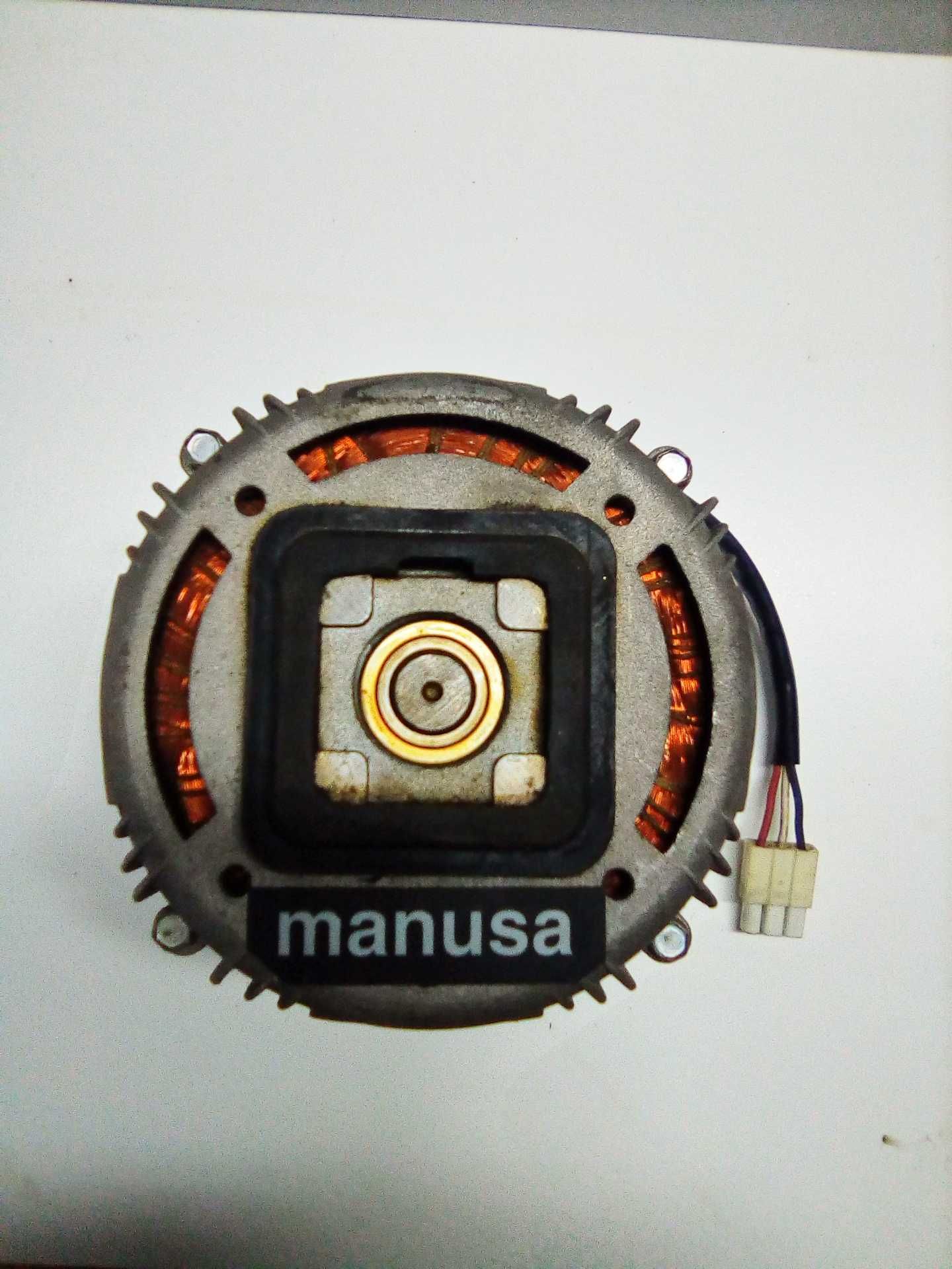 Motor porta manusa