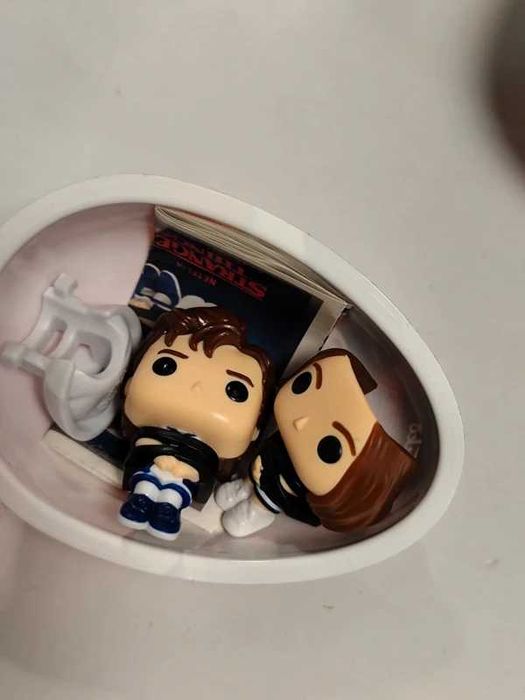 Steve & Robin Stranger Things Funko Pop Kinder Joy Netflix