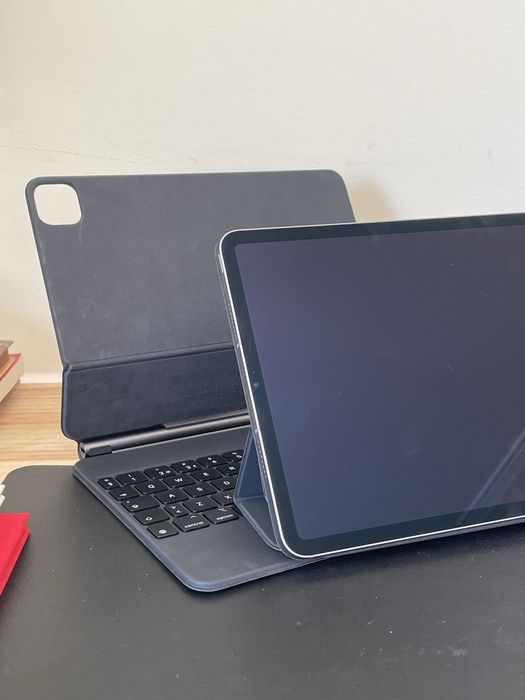 Ipad pro 11” 4ª geração + magic keybord