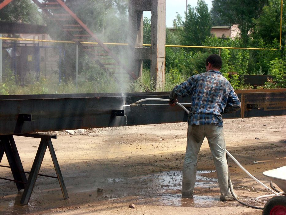 Выполняем работы по изготовлению металлоконструкций.