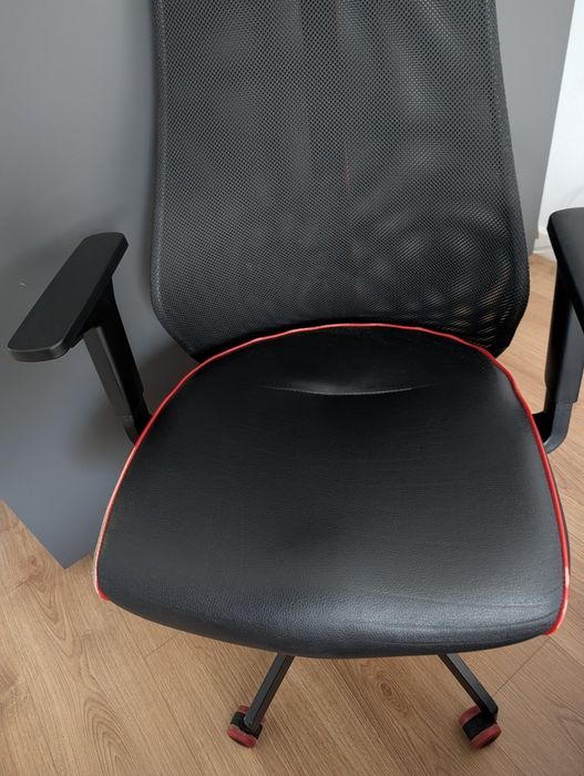 Krzesło biurowe/fotel gamingowy Ikea matchspel czarne