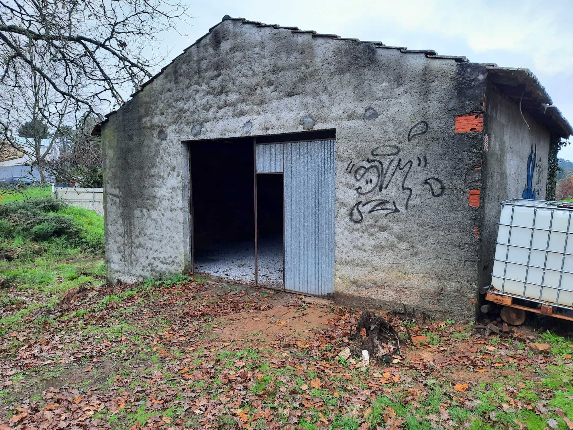 Garagem / Armazém - Mundão, Viseu
