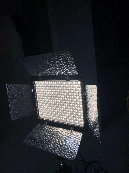 Lampa Yongnuo YN300III+lampa z statywem