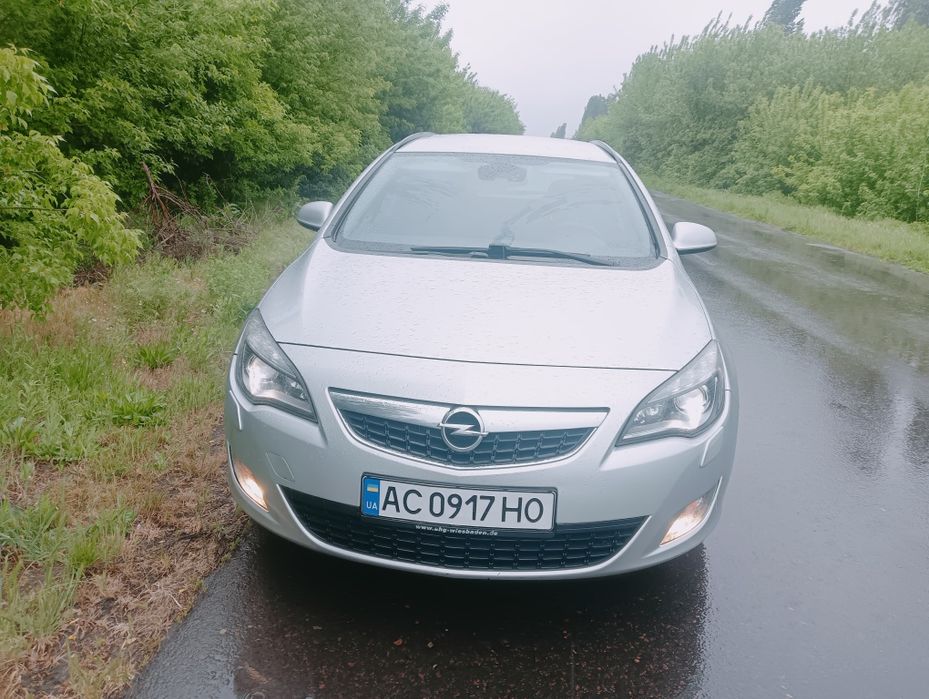 Опель Астра j.2011рік