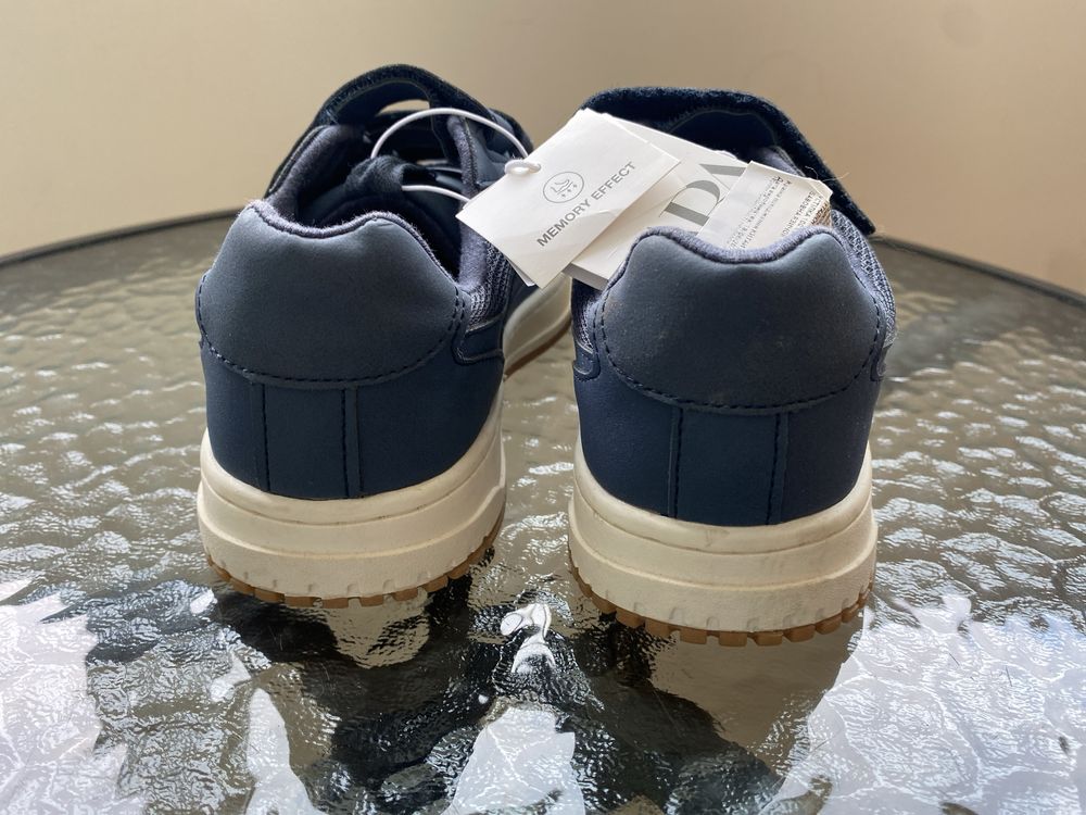 Кросівки Zara для хлопчика 37-38
