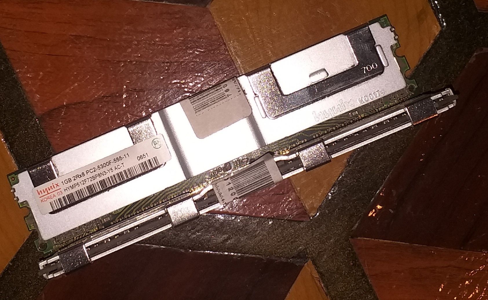 Память для сервера HYNIX 1Gb 2Rx8 PC2-5300F-555-11, бу