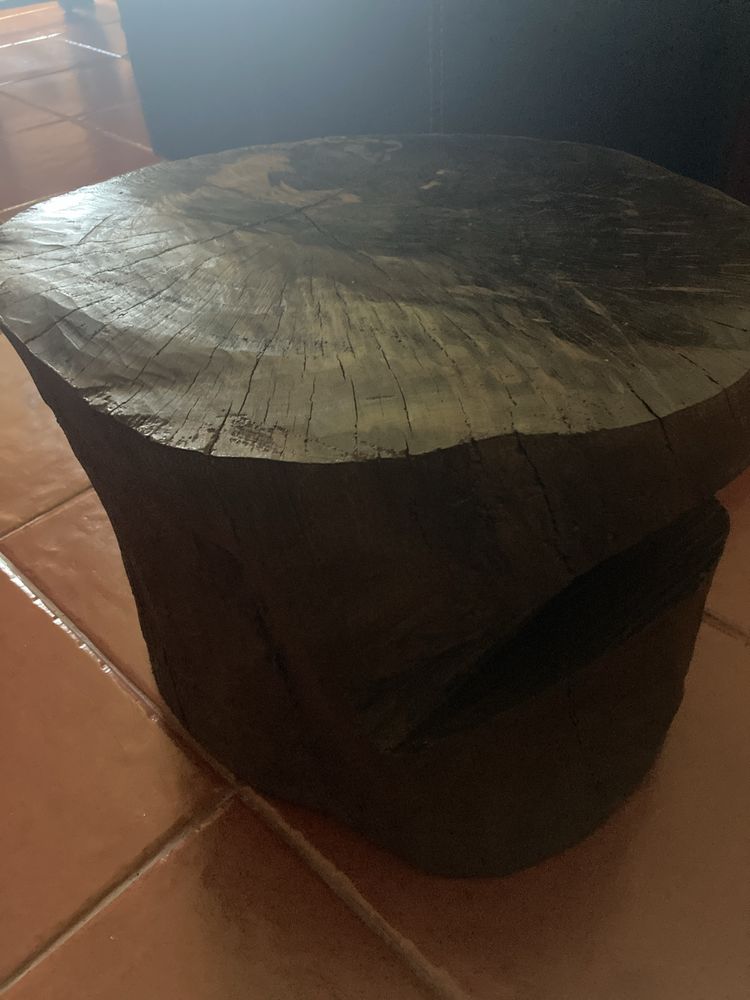 Mesinha de apoio ou de cabeceira de quarto